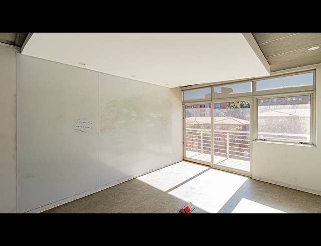 800M² OFFICE TO LET IN FERNDALE